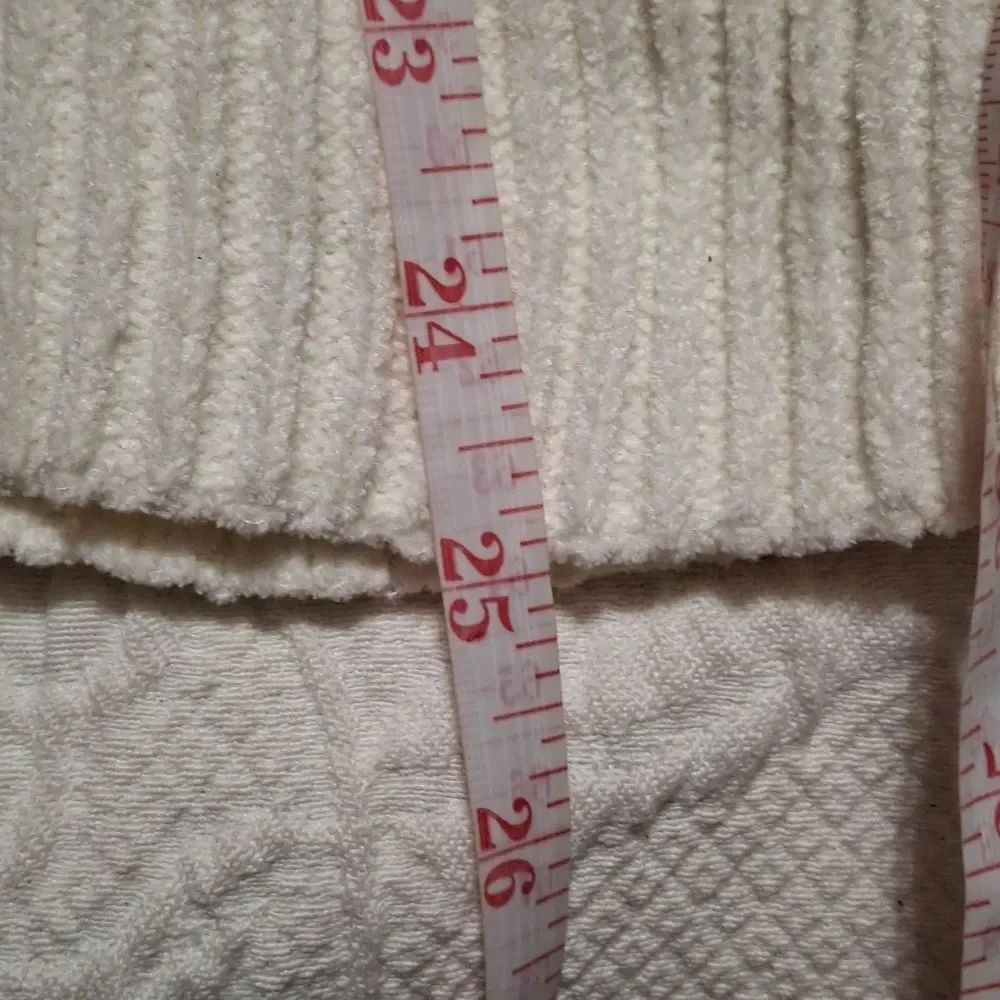 Chinelle women's small pullover sweater NWOT (Rox042)